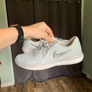 NIKE Flex Supreme Tr 6 Cross Train Sneaker